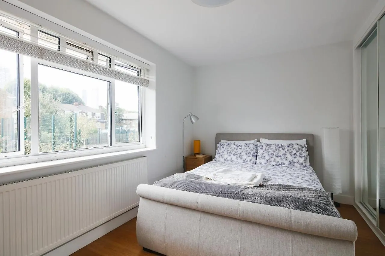 Bright & Welcoming Garden Flat Sleeps 6 In Style Apartment London United Kingdom